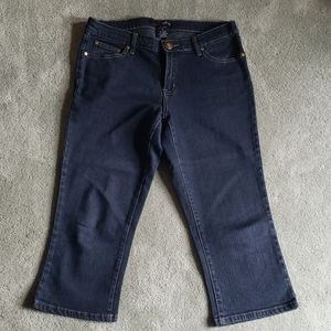 EUC Willi Smith Sz 8 dark cropped jeans
